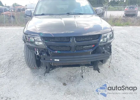 2018 Dodge Journey Crossroad z USA, uszkodzony, nr VIN 3C4PDCGGXJT215820